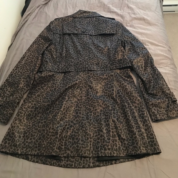 DKNY Women’s Trench Coat ~ Animal print ~ NWOT - Picture 2 of 16